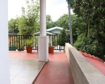 Rainbow Tourist Rest - Anuradhapura - Balcony