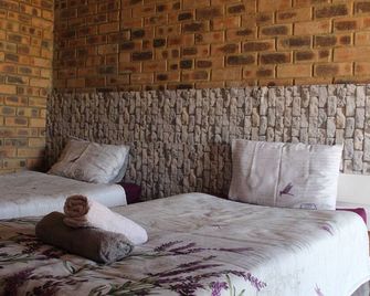 Lily Villa Country Lodge - Emalahleni - Bedroom