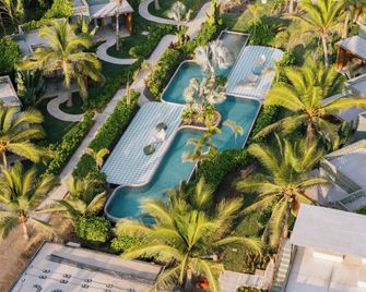 Samas - Hotel La Saladita - Zihuatanejo - Piscina