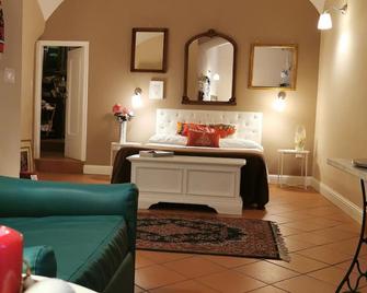 Bed morelli 49 , chiaia - Naples - Bedroom