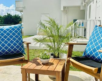Lilla Villa 3-Bedroom With Sparkling Pool In Delightful Frederiksted With Ac - Frederiksted - Patio