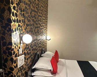 Hotel Gd International Redfort - Nilambur - Front desk
