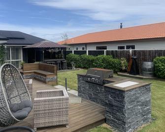 Family Home ten mins from beach - central location - Kaiapoi - Patio
