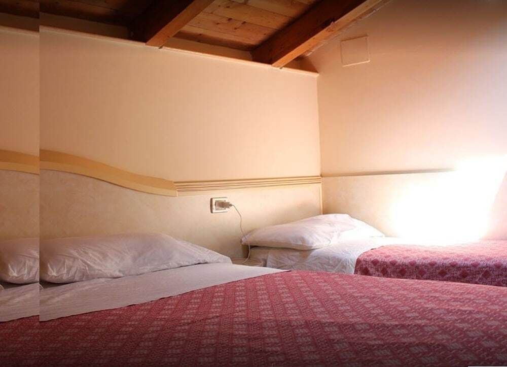 هوستل أسترا