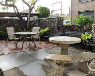 Hostelling International Honolulu - Honolulu - Patio