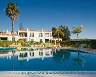 Pestana Gramacho Residences, Aparthotel & Golf - Lagoa - Басейн