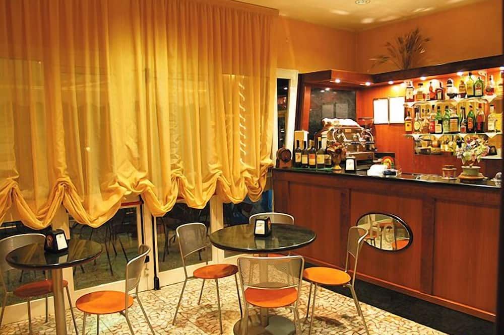 هوتل كانديدو