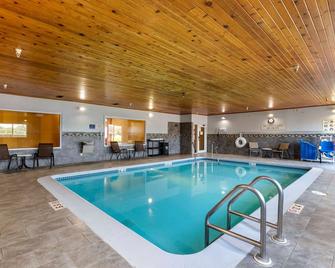 Quality Inn & Suites Keokuk North - Keokuk - Pool
