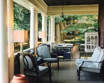 Lion's Head B&B - Niagara Falls - Patio