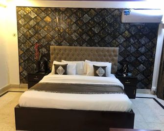 Muzaffarabad View Hotel - Muzaffarabad - Bedroom