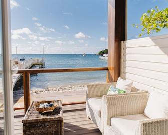 The Beach House Boutique Hotel - West End - Balcony