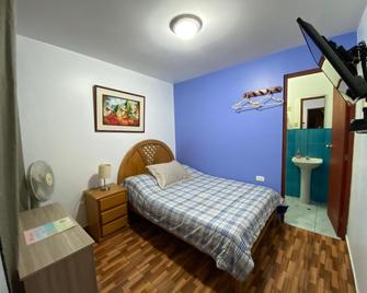 Atenas Backpacker Hospedaje - Paracas