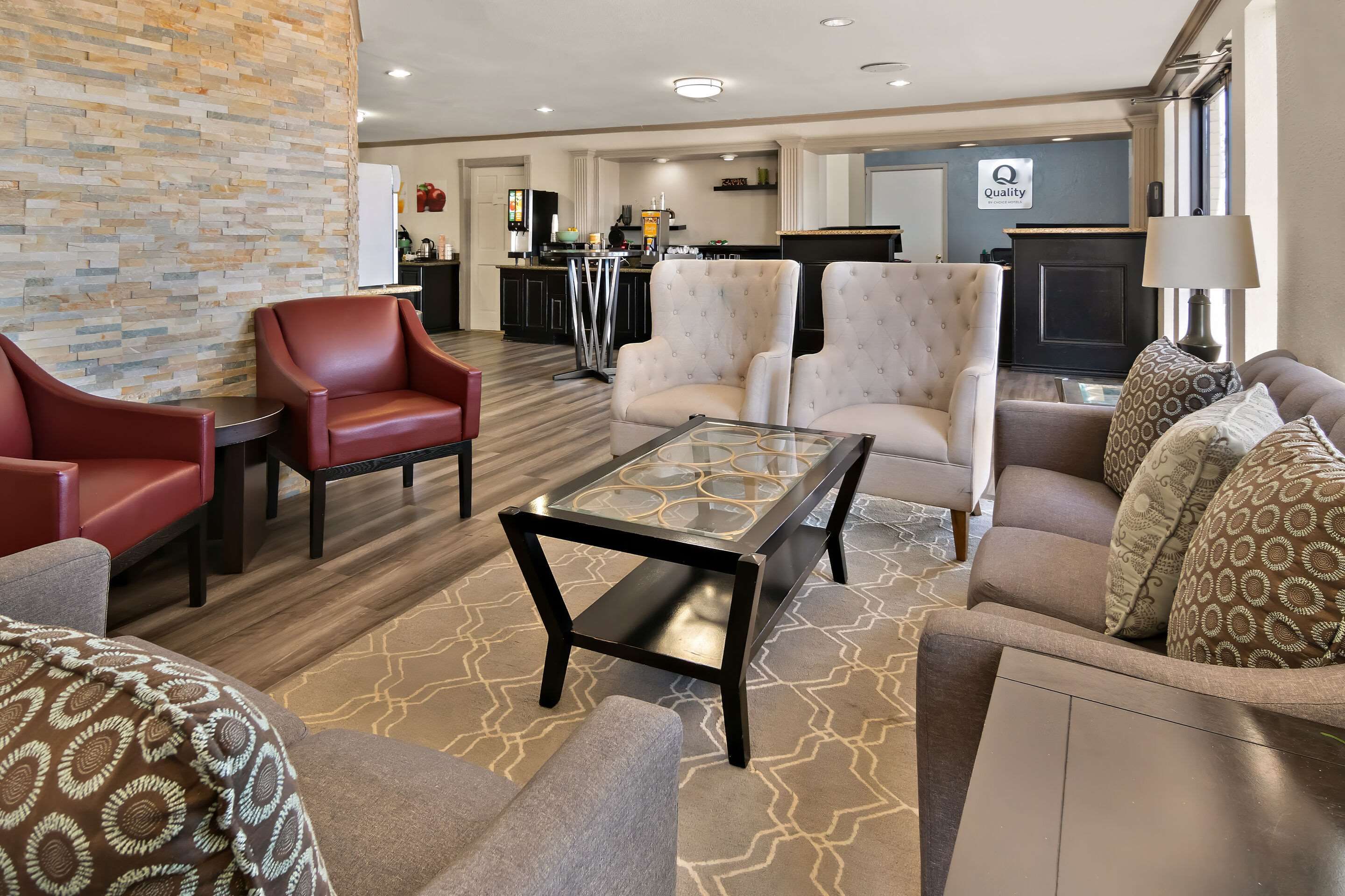 Quality Inn & Suites Weatherford thumbnail 3