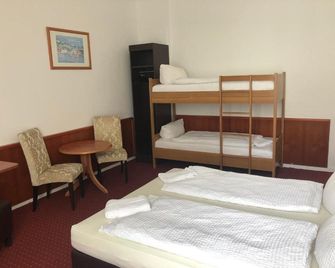 ホテル-ペンション アダムスホフ - ベルリン - 寝室