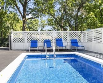 Omg! 2 Pickleball 3 Houses Pool Hot Tub+9 Acres - Catskill - Pool
