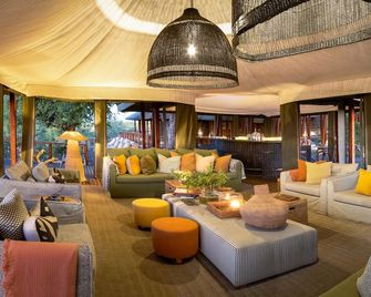 Simbavati Hilltop Lodge - Timbavati - Lounge
