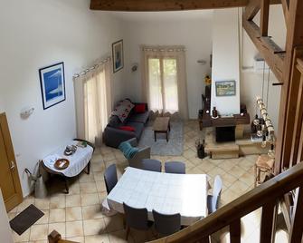 Villa Climatisée et Wifi Gujan à 5 mn du Bassin d'Arcachon - Gujan-Mestras - Living room
