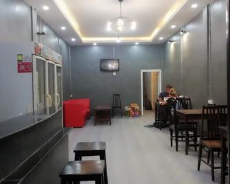 Funky Monkey Hostel - Vientiane - Restaurant