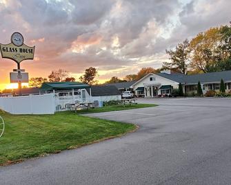 Glass House Inn - Erie - Edificio