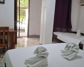 Aranara Hotel - Panglao - Schlafzimmer