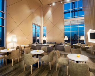 Hilton Garden Inn Al Khobar - Al Khobar - Restaurant