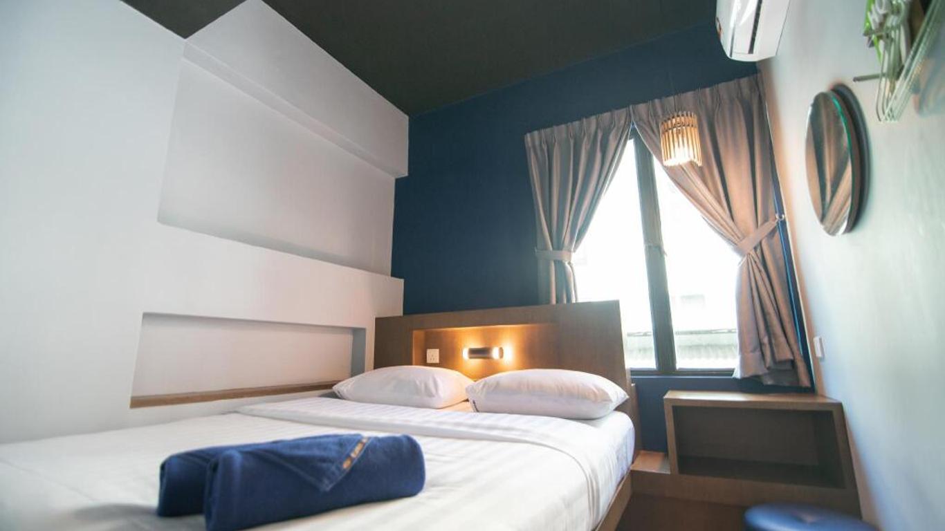 Homy Seafront Hostel