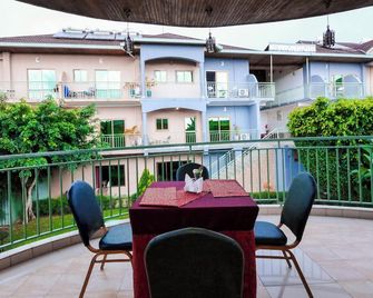 Lebanon Hotel - Kigali - Balcón