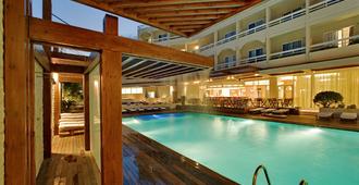 Athineon Hotel - Thành phố Rhodes - Bể bơi