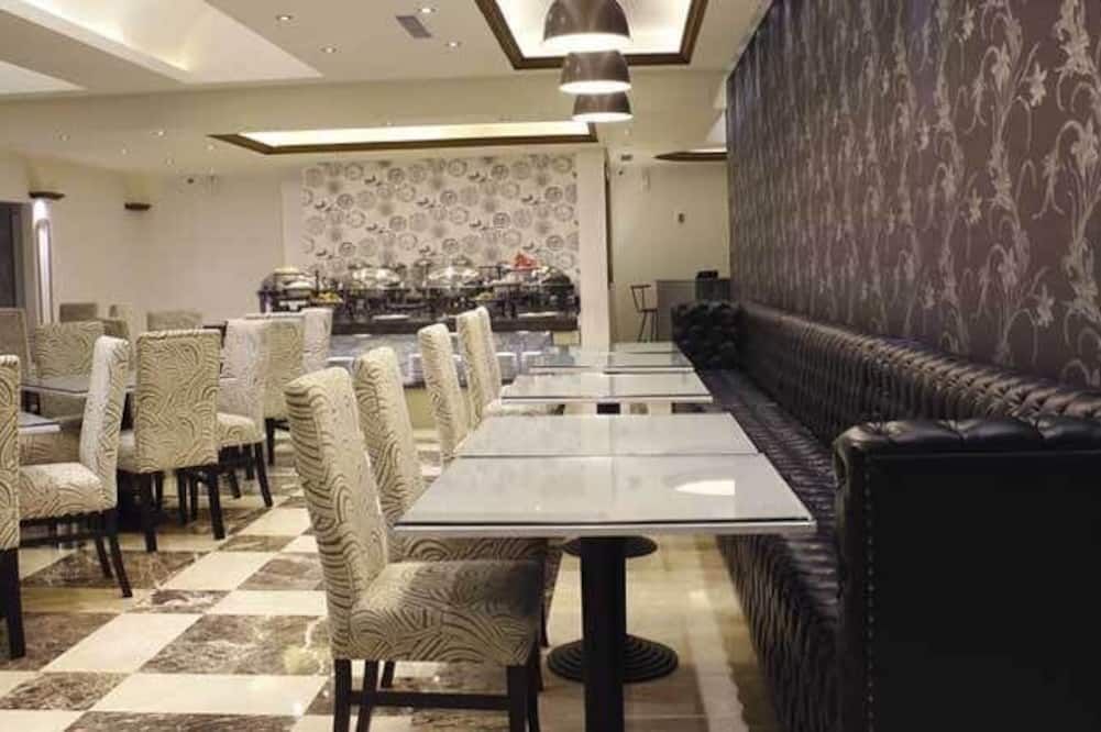 هوتل كونتيننتال ألتاميرا - كاراكاس - مطعم