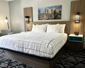 La Quinta Inn & Suites by Wyndham Atlanta Roswell - Roswell - Camera da letto