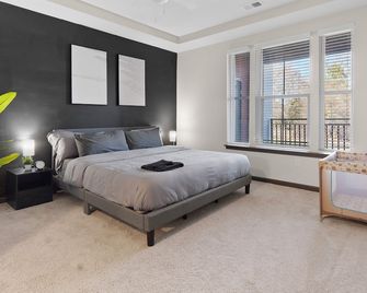 Luxurious King 3BR Suite in North Raleigh! - Raleigh - Habitación