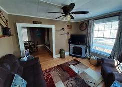 Arcadian Maine Home Close To Downtown Bangor With King Bed - Bangor