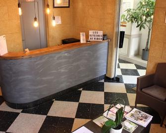 Les Glycines - Remoulins - Receptie