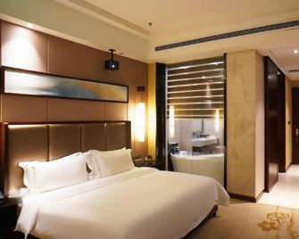 Darius International Hotel (Panlong Cave) - Yunfu - Bedroom