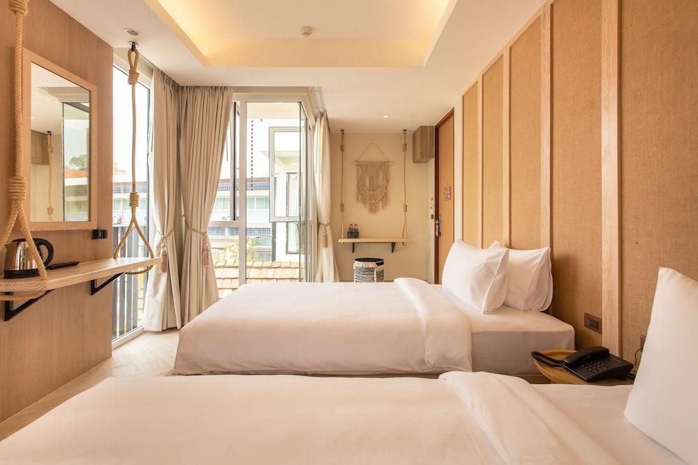 ناين ريزيدينت