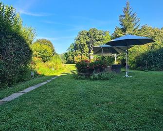 Ground Floor Apartment With Private Terrace - Valfroicourt - Vista del exterior