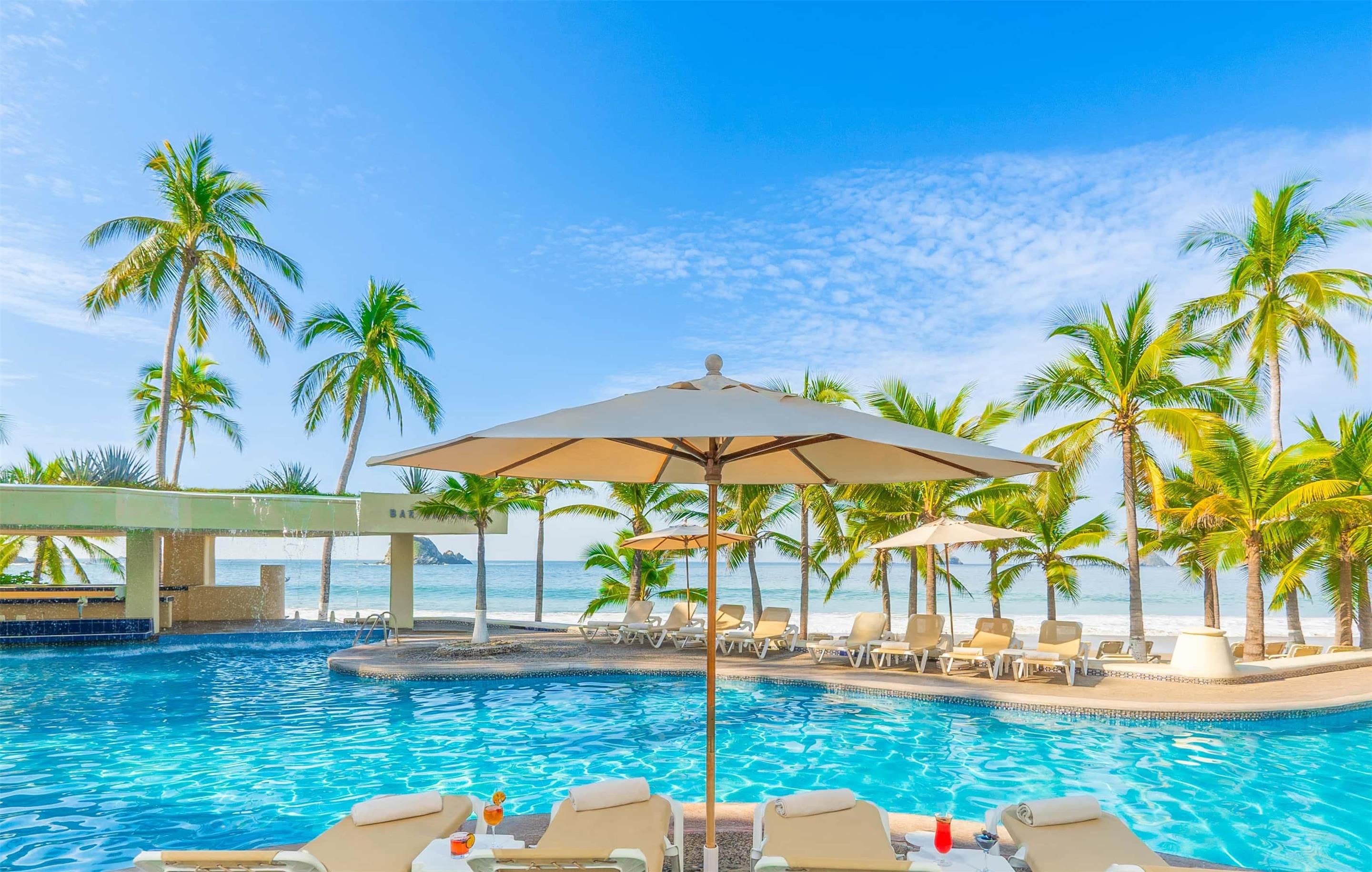 بارسيلو إكستابا - شامل جميع الخدمات - Ixtapa - حوض السباحة