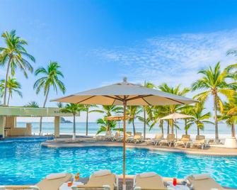 بارسيلو إكستابا - شامل جميع الخدمات - Ixtapa - حوض السباحة