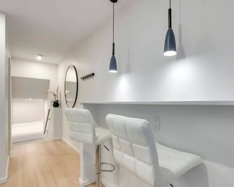 Modern King-Size Guest Suite with AC - Burnaby