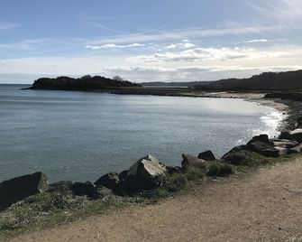 1.5 km from the pier for Bréhat: Gite Ty Tophe - Ploubazlanec - Beach