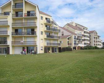 South-facing studio-cabin 29M2 on lawn, 100 m from beach, 2 private tennis courts - Neufchâtel-Hardelot - Building