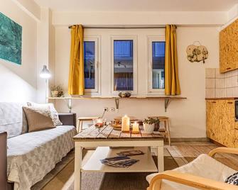 Downtown Charming Studio with Private Parking - Kalamata - Living room