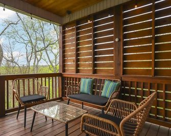 Bna Blue Luxe Retreat Near Airport + Sleeps Big - ناشفيل (تينيسي) - شرفة