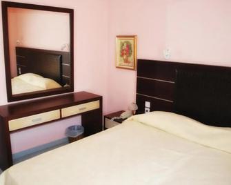 بلو باي هوتل - مايتيلين - غرفة نوم