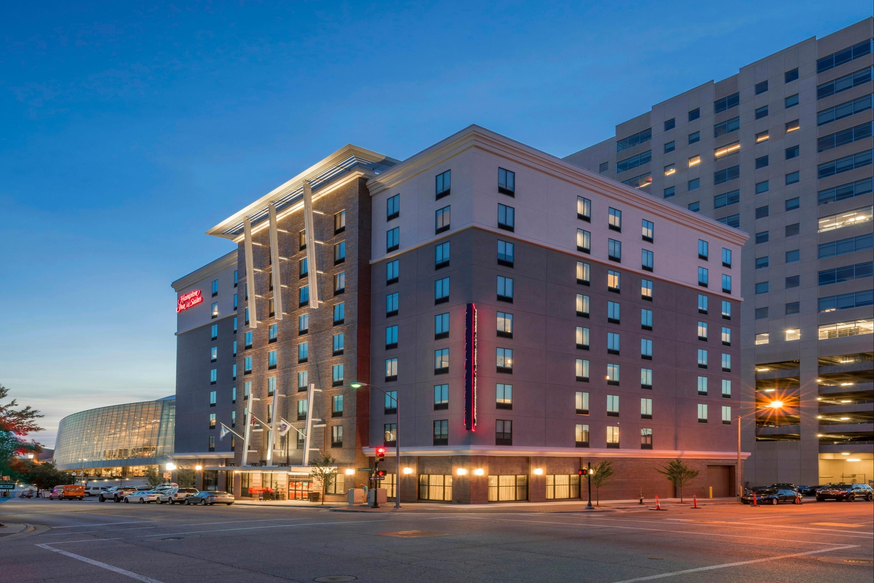 Hampton Inn and Suites Tulsa Downtown - Tulsa - Gebouw
