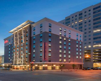 Hampton Inn and Suites Tulsa Downtown - טולסה - בניין