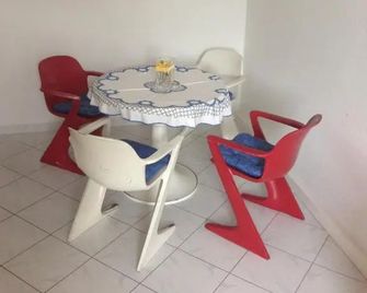 Süd-Apartments - ليبزيغ - غرفة طعام