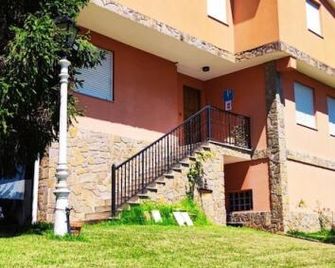 Pensión Nigrán - Nigrán - Building