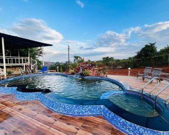 Glenvista Estate - Panchgani - Pool