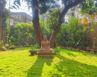 Escape to this charming apartment with a touch of nature in centre of town. - Sambalpur